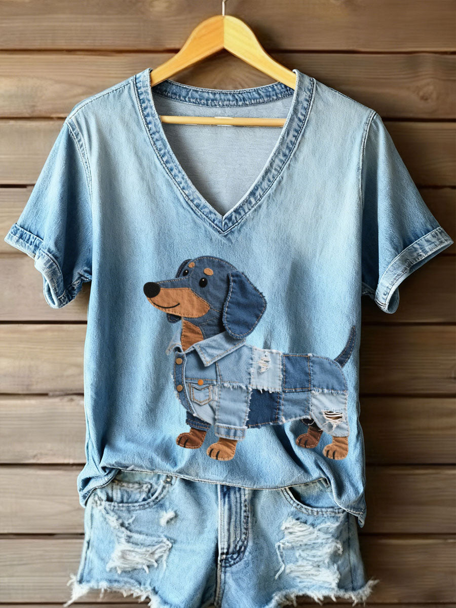Denim Patchwork Art Teckel Motif V-Neck T-Shirt des femmes