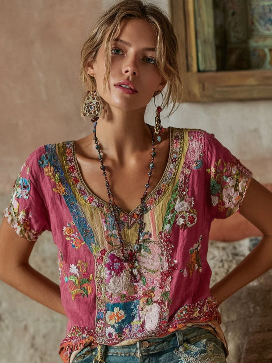 T-shirt bohème pour femmes en mélange de lin, à col en V, avec broderie florale et contraste de couleurs