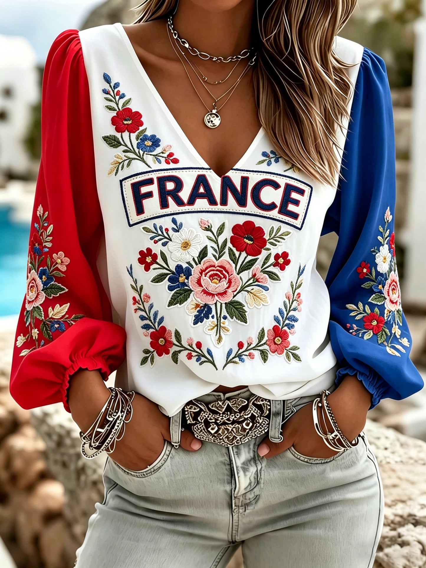 T-shirt imprimé d’art commémoratif pour femmes avec un coloris inspiré du drapeau français