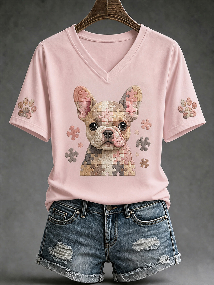 T-shirt col V pour femmes avec imprimé pièce de puzzle et chien