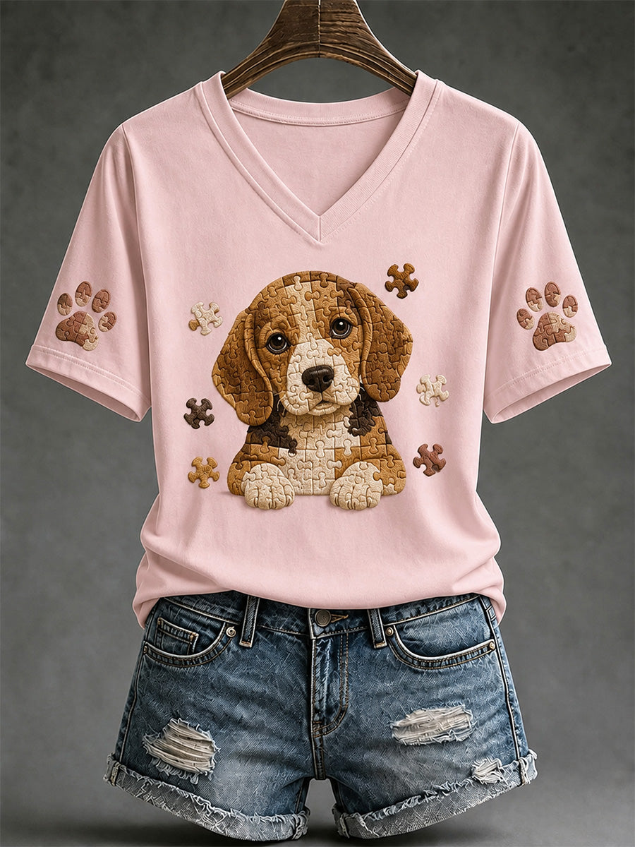 T-shirt col V pour femmes avec imprimé pièce de puzzle et chien