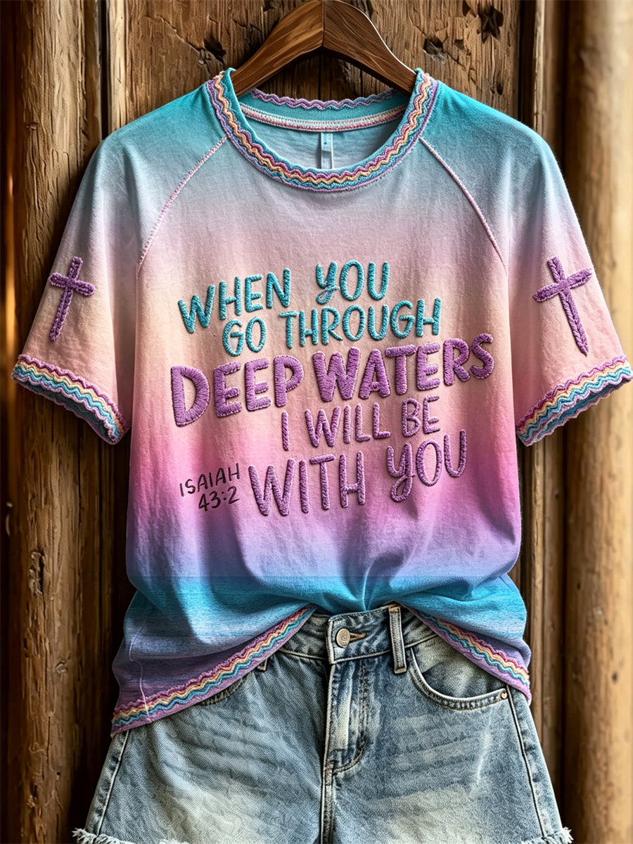 Femme Quand vous allez à travers les eaux profondes, je serai avec toi Seascape Gradient Print T-shirt à manches courtes