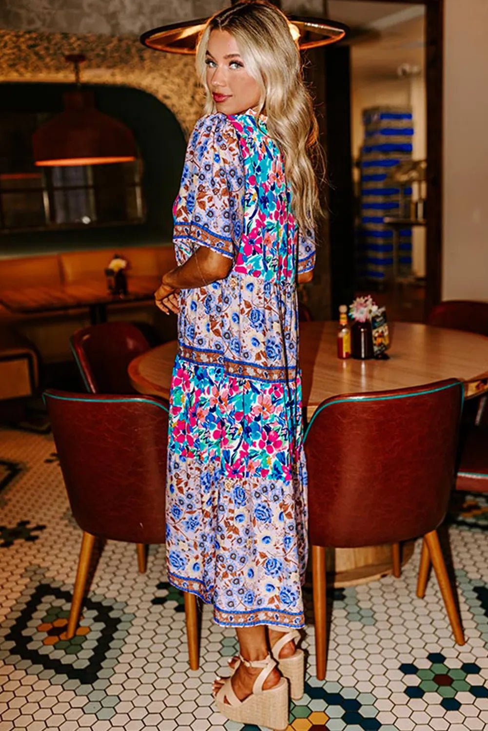 Robe bleu ciel à imprimé floral mixte manches courtes et col fendu à nouer