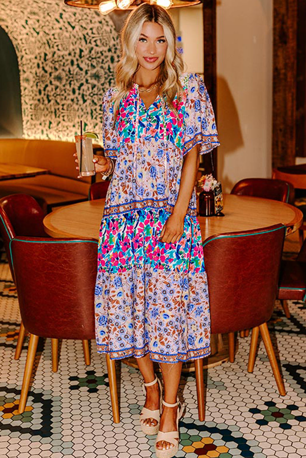 Robe bleu ciel à imprimé floral mixte manches courtes et col fendu à nouer