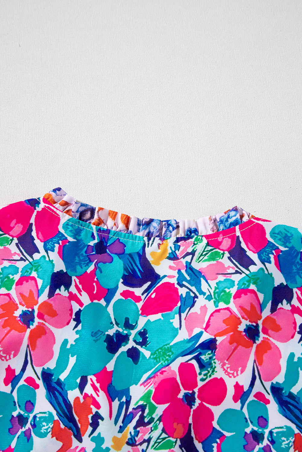 Robe bleu ciel à imprimé floral mixte manches courtes et col fendu à nouer