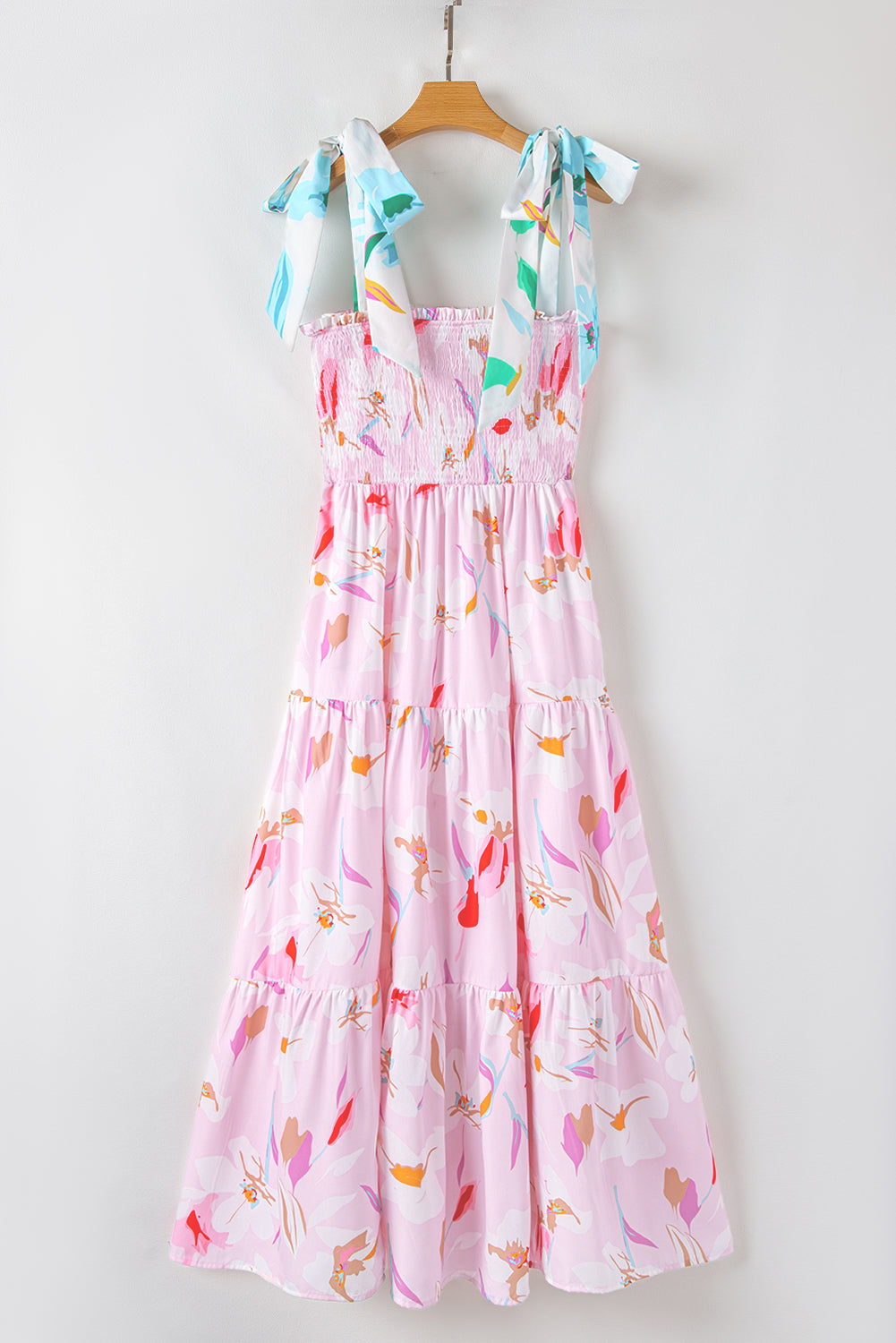 Robe longue smockée à épaules nouées imprimé floral rose