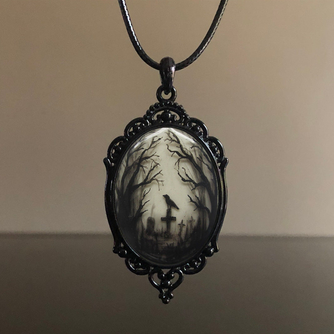 Collier Pendentif Croix de Corbeau Gothique en Verre Blanc Accessoires