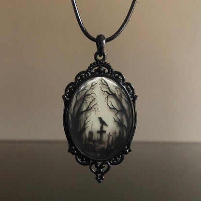 Collier Pendentif Croix de Corbeau Gothique en Verre Blanc Accessoires
