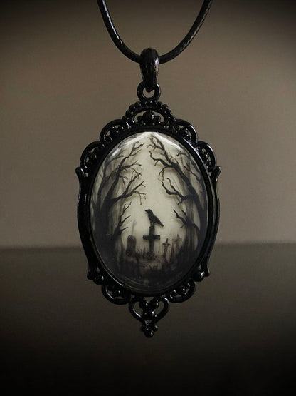 Collier Pendentif Croix de Corbeau Gothique en Verre Blanc Accessoires