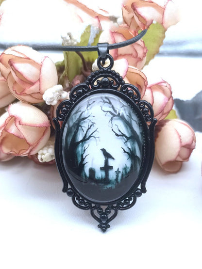Collier Pendentif Croix de Corbeau Gothique en Verre Blanc Accessoires