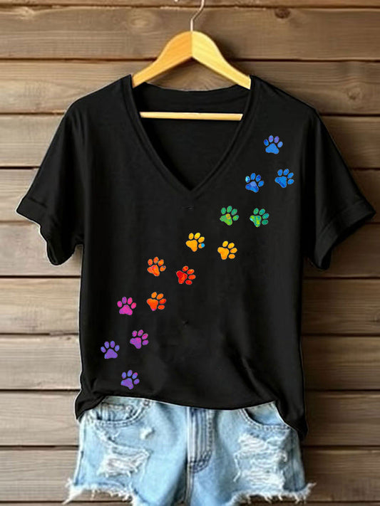 T-shirt coloré de patte de chien des femmes