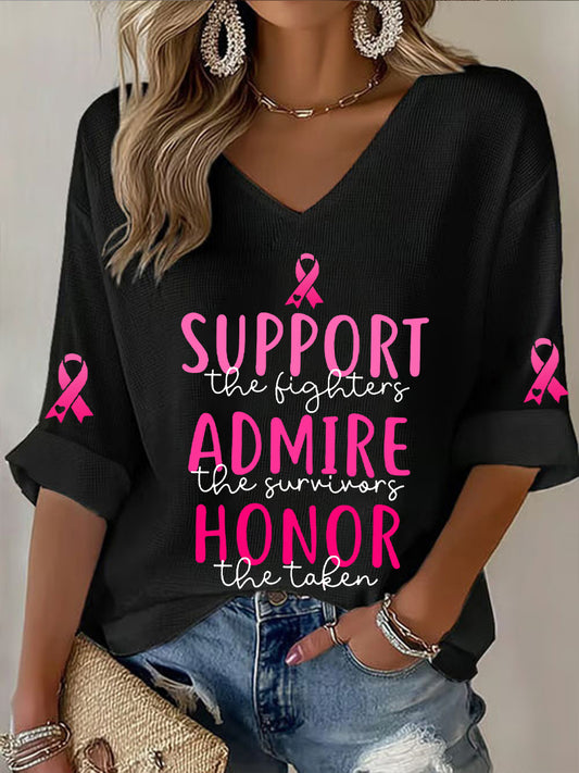 Soutien de la sensibilisation au cancer du sein des femmes Les combattants admirent les survivants honorent le T-shirt gaufré ruban rose pris