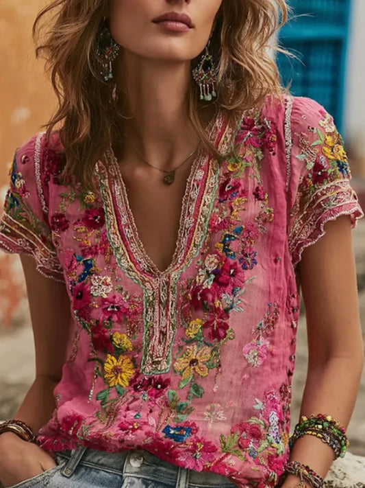T-shirt bohème pour femme en mélange de lin, à col en V, avec broderie florale et patchwork artistique
