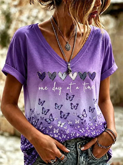 T-shirt à col en V imprimé de sensibilisation et de soutien à la cause de l’Alzheimer chez les femmes